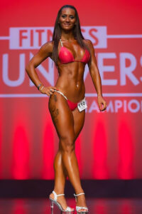 Roxana Chiperi - Trainer and entertainer - www.roxanachiperi.com - Fitness Competitions