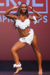 Roxana Chiperi - Trainer şi entertainer - www.roxanachiperi.com - Competiţii Fitness