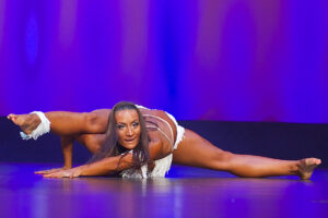Roxana Chiperi - Trainer şi entertainer - www.roxanachiperi.com - Competiţii Fitness